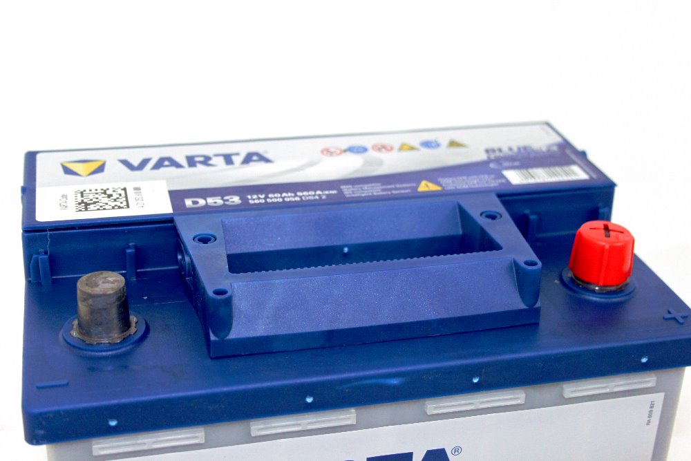 VARTA Batterie Auto D53 (+ droite) 12V 60AH 560A - Cdiscount Auto